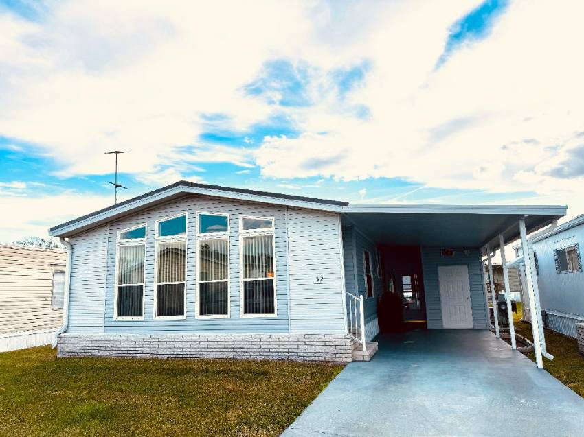 Winter Haven, FL Mobile Home for Sale located at 52 Odessa Drive Garden Mobile Village